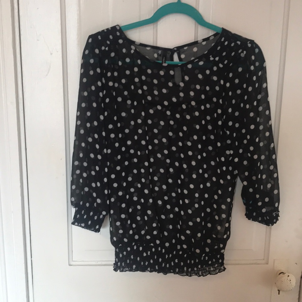 3/4 sleeve shirt.